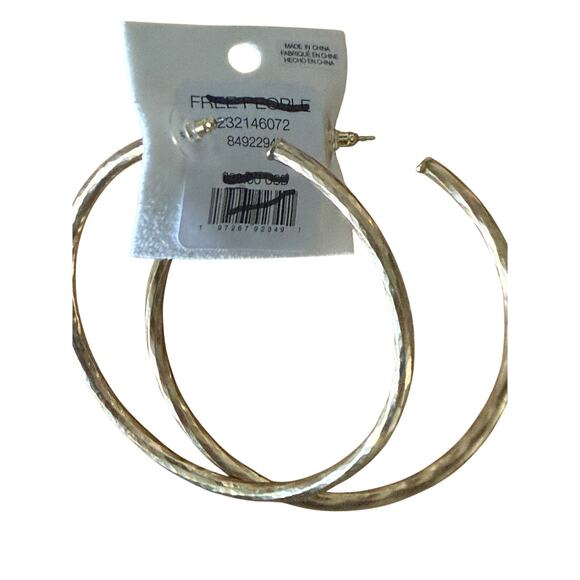 NWT Free People Nikis Oversized Hoops Gold - Picture 5 of 6